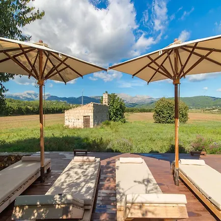 Charming For 8 Adults Ferienhaus