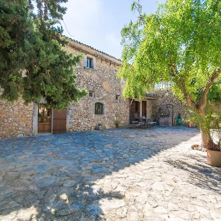 Charming For 8 Adults Ferienhaus